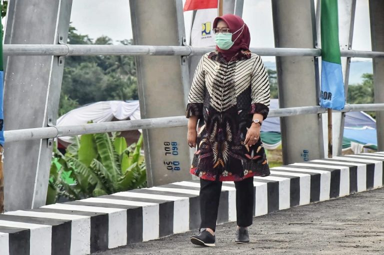 Ade Yasin dinobatkan Bupati Temasyhur dan Tervocal 2020